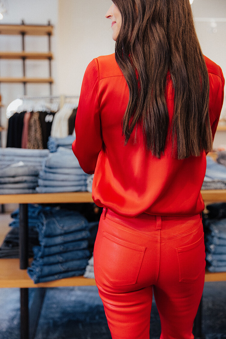 L'AGENCE RUTH STRAIGHT JEAN