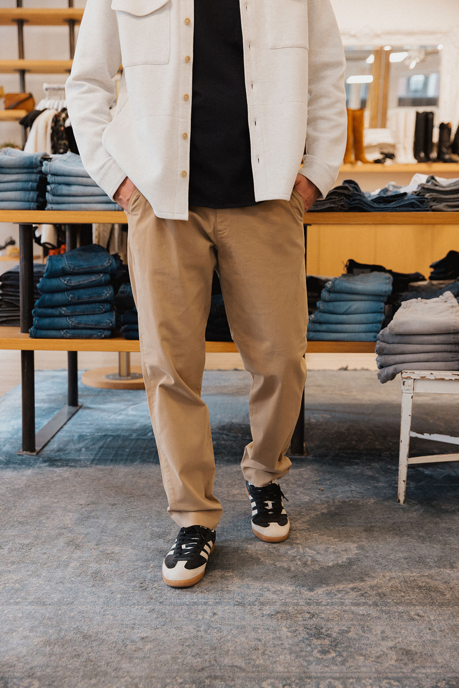 VINCE OWEN CHINO PANT - Fancy Pants