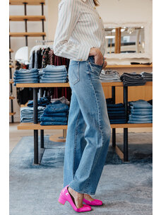 MOTHER DENIM MID RISE TUNNEL VISON SNEAK