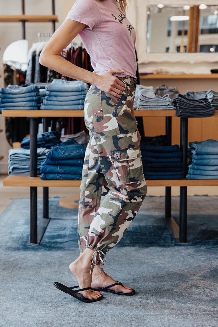 CINQ À SEPT ZOLA LOVE CAMO PANT