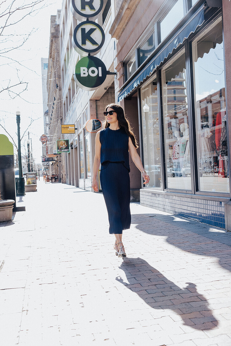 VINCE  PLEATED STRAIGHT PULL ON SKIRT