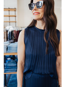 VINCE PLEATED CREW NECK SHELL