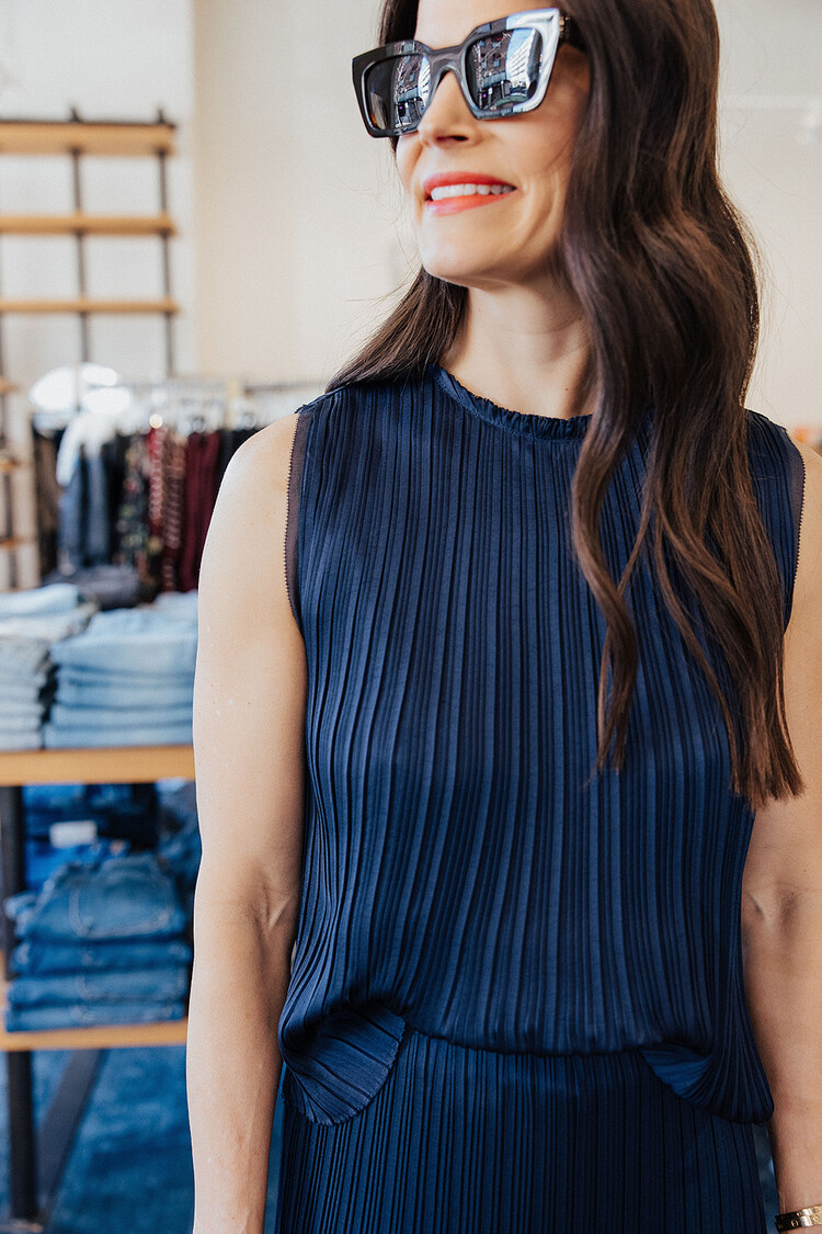 VINCE PLEATED CREW NECK SHELL- final sale