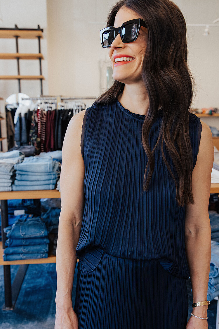 VINCE PLEATED CREW NECK SHELL