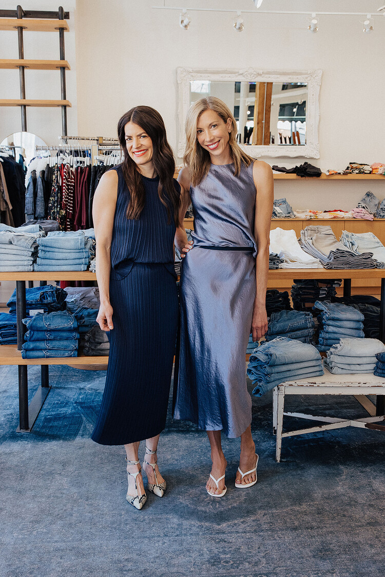 VINCE PLEATED CREW NECK SHELL