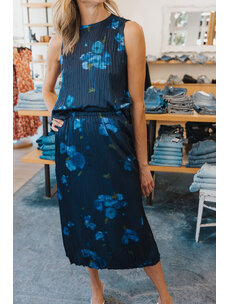 VINCE POPPY BLUR CRUSHED COLUMN SKIRT