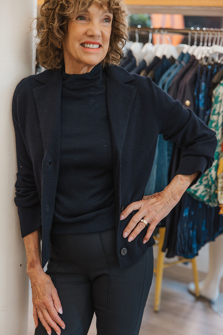 VINCE MID RISE PINTUCK CROP FLARE PANT