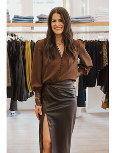 L'AGENCE L'AGENCE AVA LACE CUFF BLOUSE