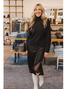 VINCE TURTLENECK SIDE SLIT SWEATER