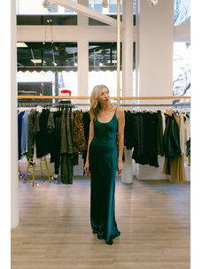 L'AGENCE CHARMAINE U NECK GOWN