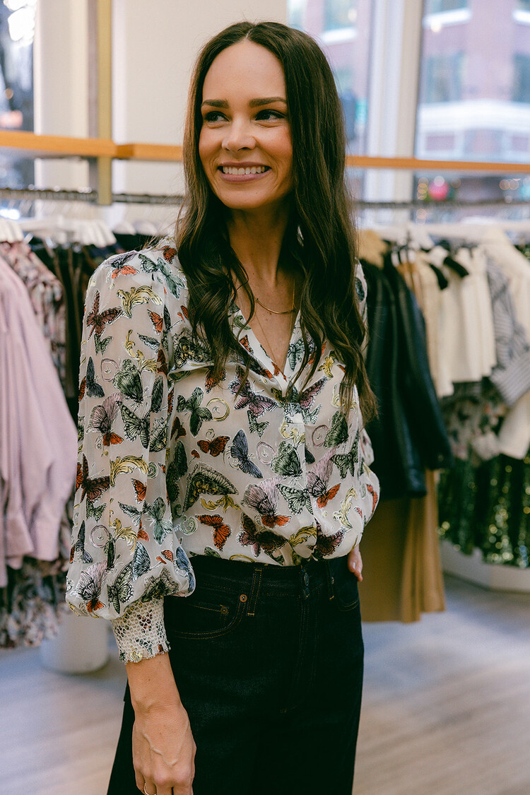 ALICE + OLIVIA SHEILA BLOUSON SLEEVE BLOUSE