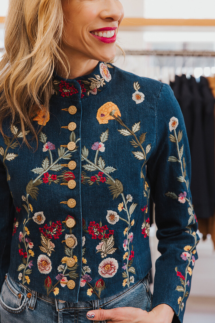 ALICE + OLIVIA EMERSON EMBROIDERED DENIM JACKET