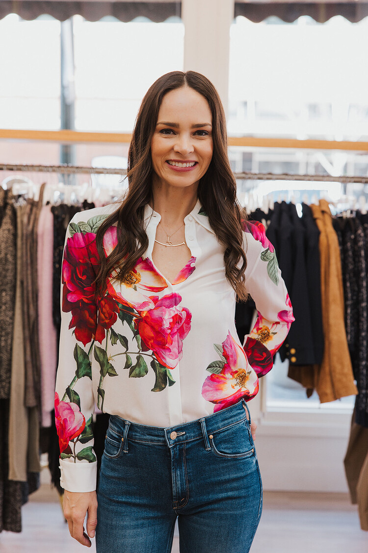 ALICE + OLIVIA WILLA PLACKET TOP