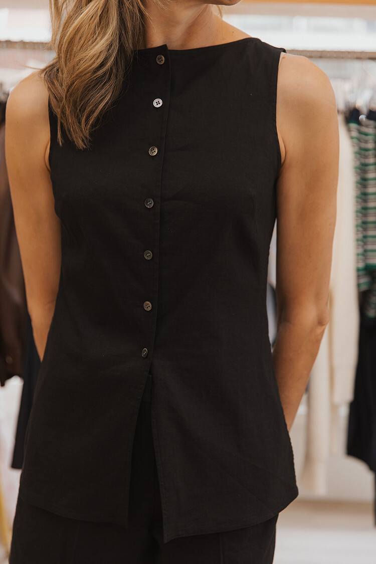 THEORY  FLUID PLEATED SHORT