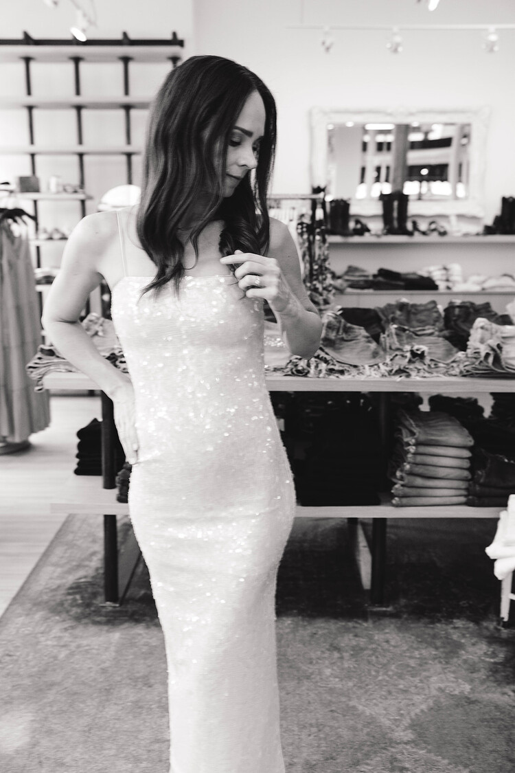ALICE + OLIVIA FIFI SEQUIN MIDI DRESS