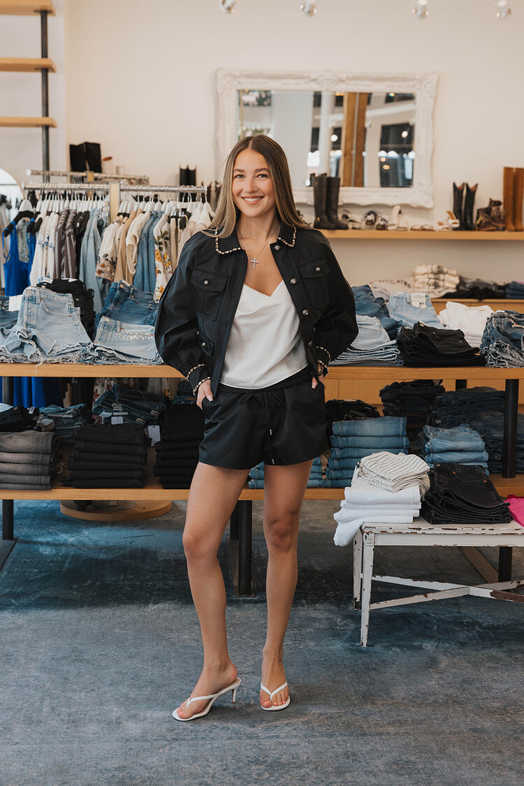 CINQ À SEPT KENDRA SHORT