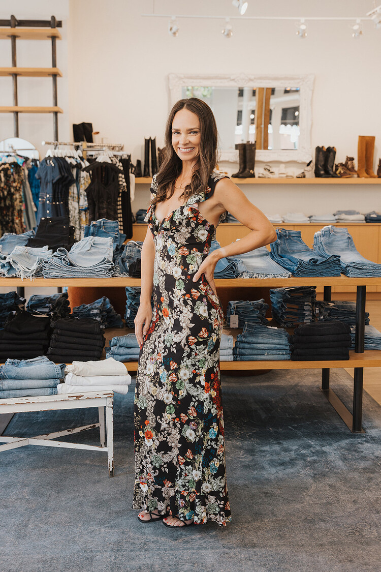 ALICE + OLIVIA ALICE + OLIVIA GEMMA BUTTON FRONT MAXI DRESS