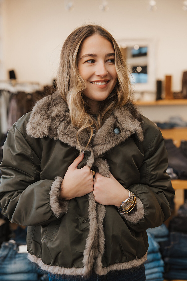 VERONICA BEARD VERONICA BEARD VARELL REVERSIBLE JACKET