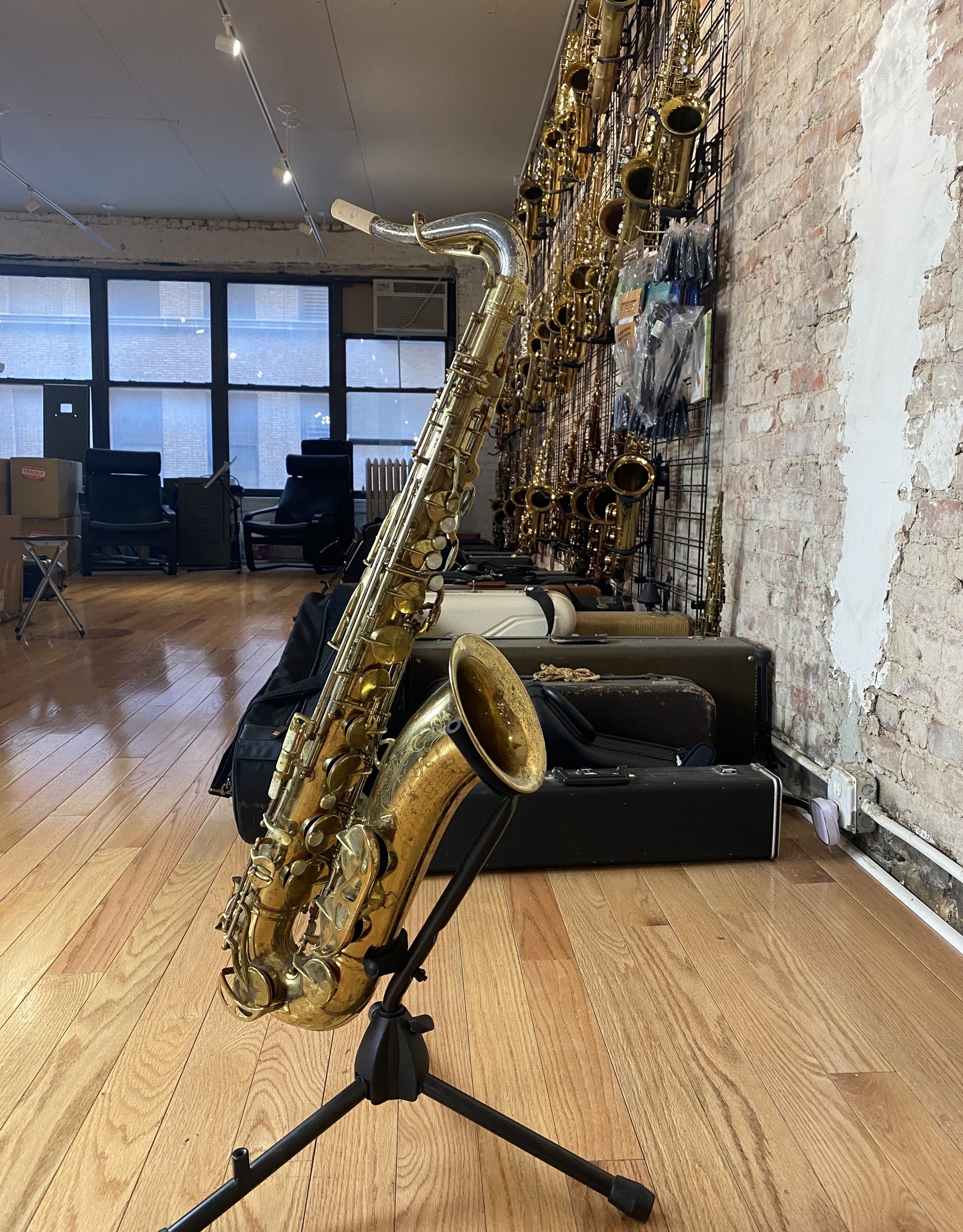King 1947 King Super 20 Tenor Saxophone Full Pearl Cleveland with Solid Silver Neck 292XXX