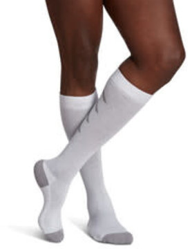 Sigvaris Graduated Compression Athletic Recovery Socks (401) White