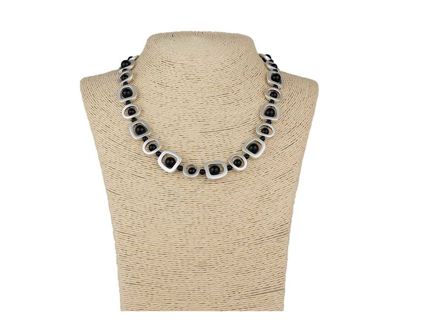 BRUSHED SILVER NECKLACE BLACK AGATE