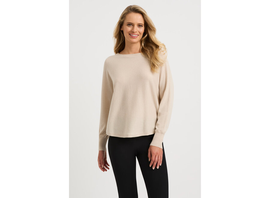 LONG SLEEVE BATWING TOP