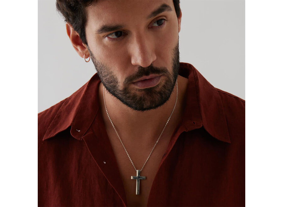 MENS SOLID SILVER CROSS PENDANT ON OVAL LINK CHAIN (N9001)