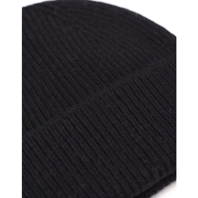 Merino Wool Beanie in Deep Black