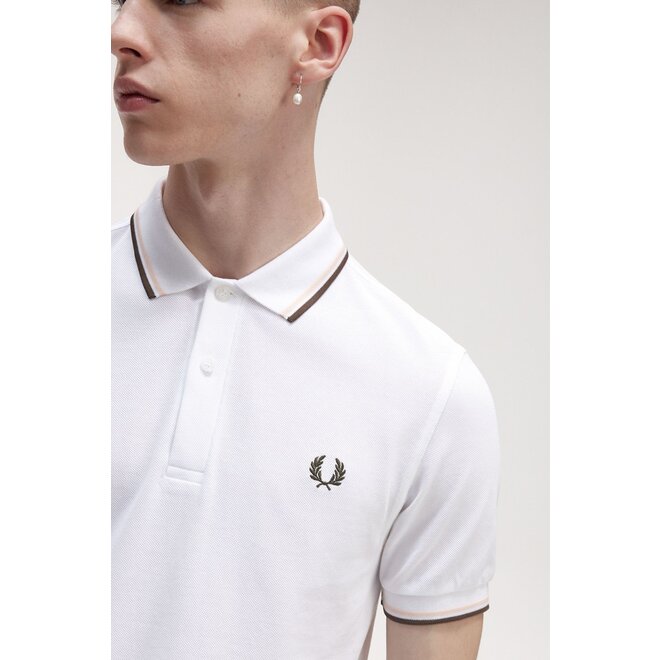 Twin Tipped Fred Perry Shirt in White/Silky Peach/Uniform Green