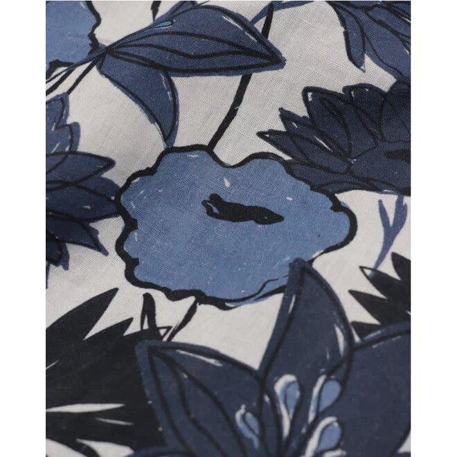 Selleck SS Shirt in Flower Print - Navy Iris
