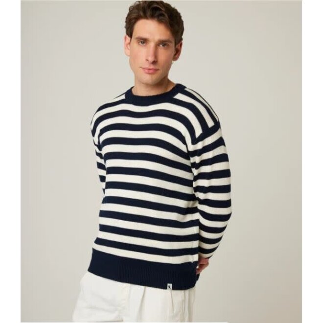 Richmond Sweater in Navy/White