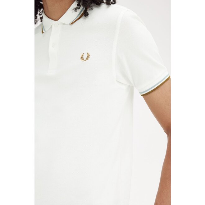 Twin Tipped Fred Perry Shirt in Snow White/ Silver Blue/Dark Caramel