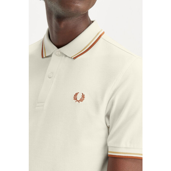 Twin Tipped Fred Perry Shirt in Ecru/Honeycomb/Marmalade