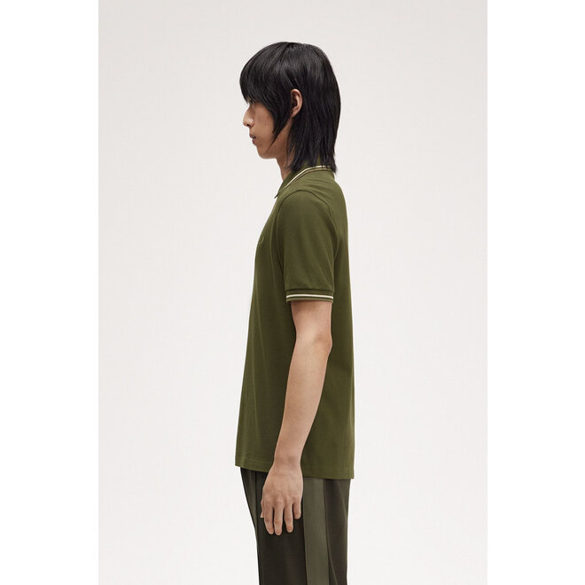 Twin Tipped Fred Perry Shirt in Hunting Green/Light Oyster/Laurel Wreath Green