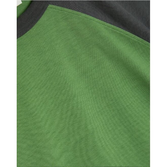 Triple Raglan T-Shirt in Green