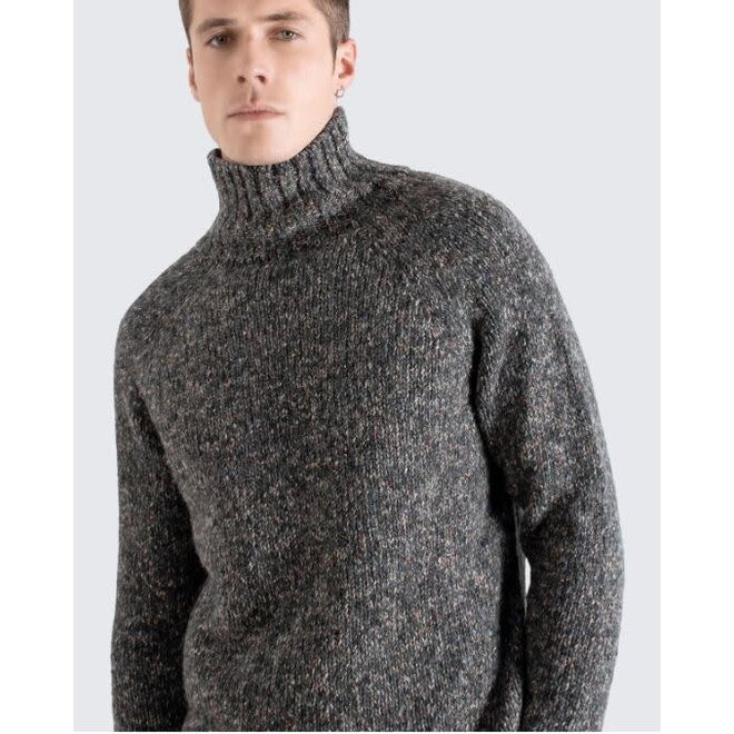 Bayer Roll Neck in Grey/Multi Fleck