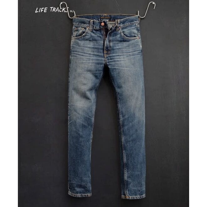 Gritty Jackson in Sand Tracks