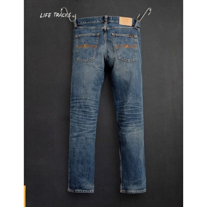 Gritty Jackson in Sand Tracks