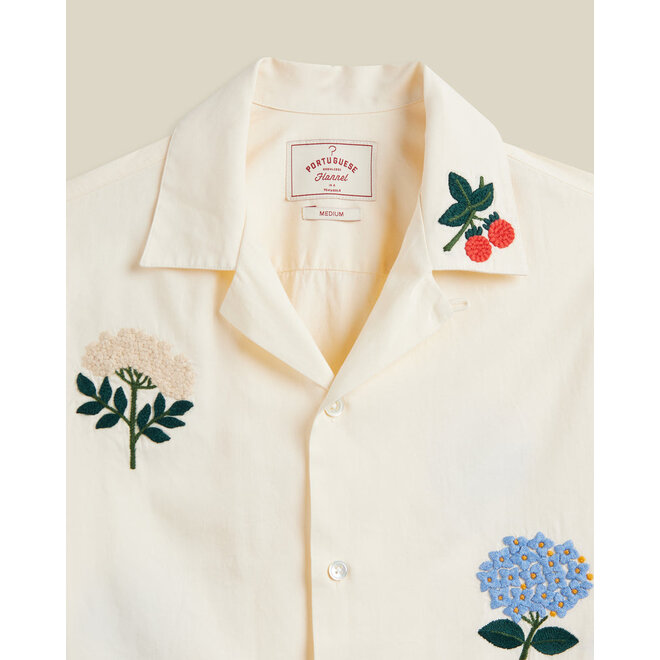 Embroidery Flowers Vacation Shirt in Ecru