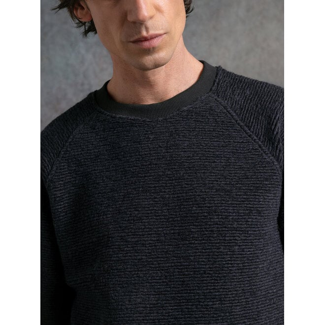 Junction Crew Neck in Navy