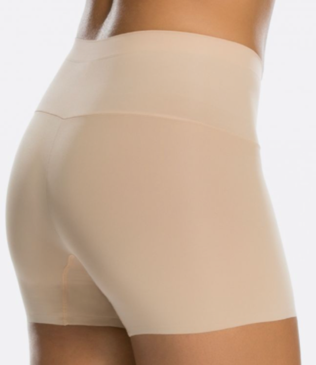 spanx Make My Day Girl Short nude size small
