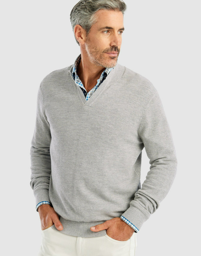 Johnnie Belmore Slit V Sweater Light 