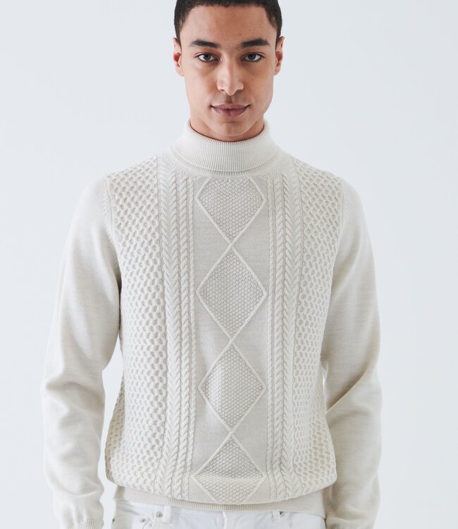 patrick assaraf Latte Extra Fine 9GG Cable Knit Turtle Neck