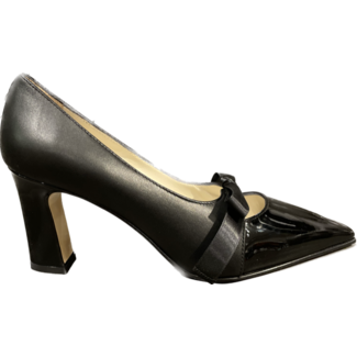 Amalfi by Rangoni Iguana Black Glove/Patent Tie Front Shoe
