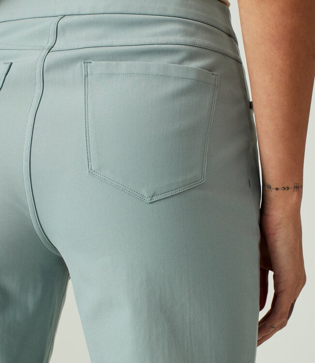 7 Diamonds Infinity Short Mineral