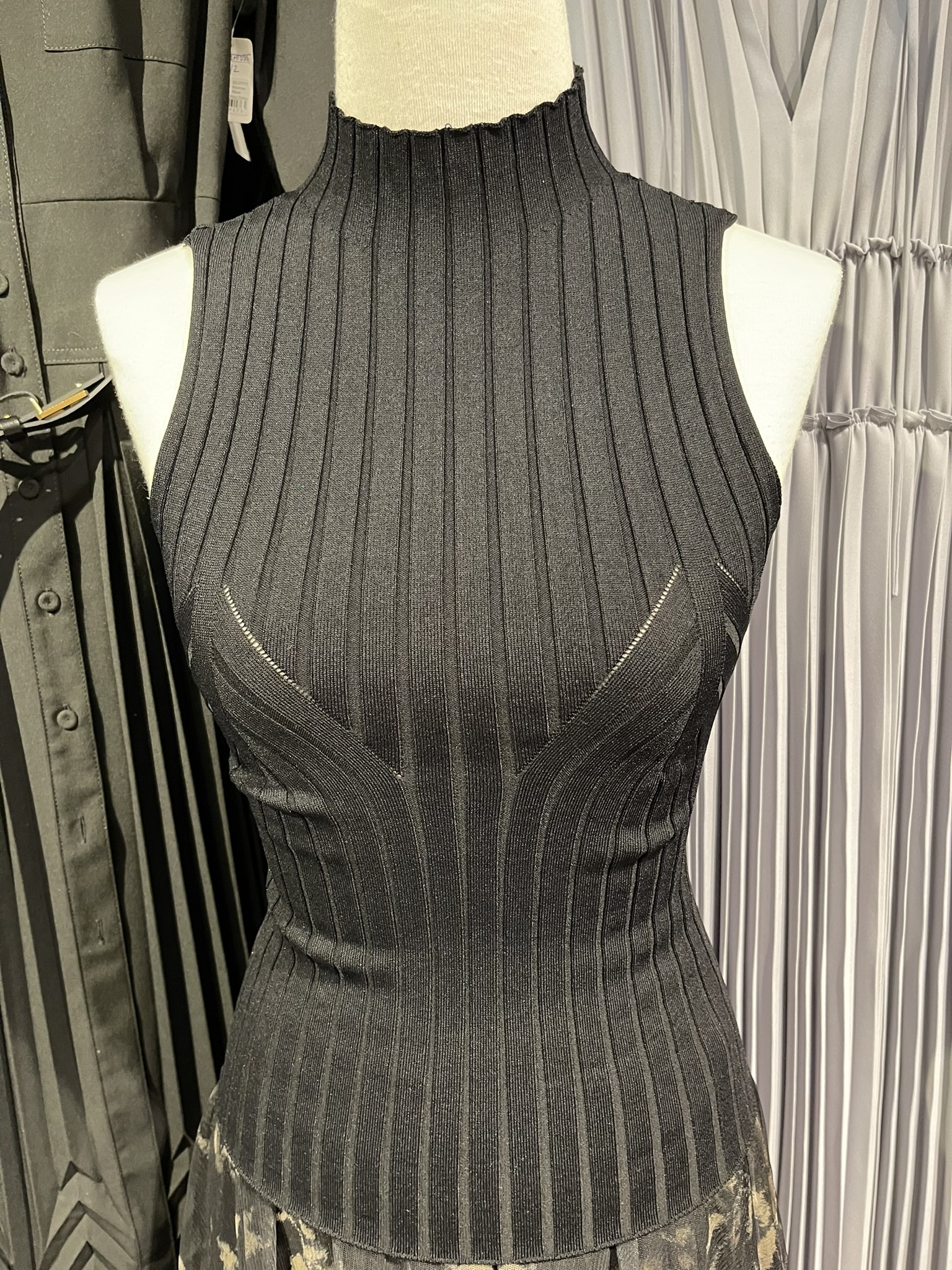 oolala-sleeveless-ribbed-mock-