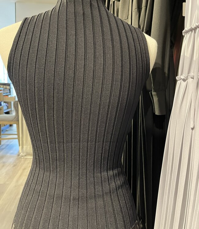 Oolala Sleeveless Ribbed Mock Turtleneck