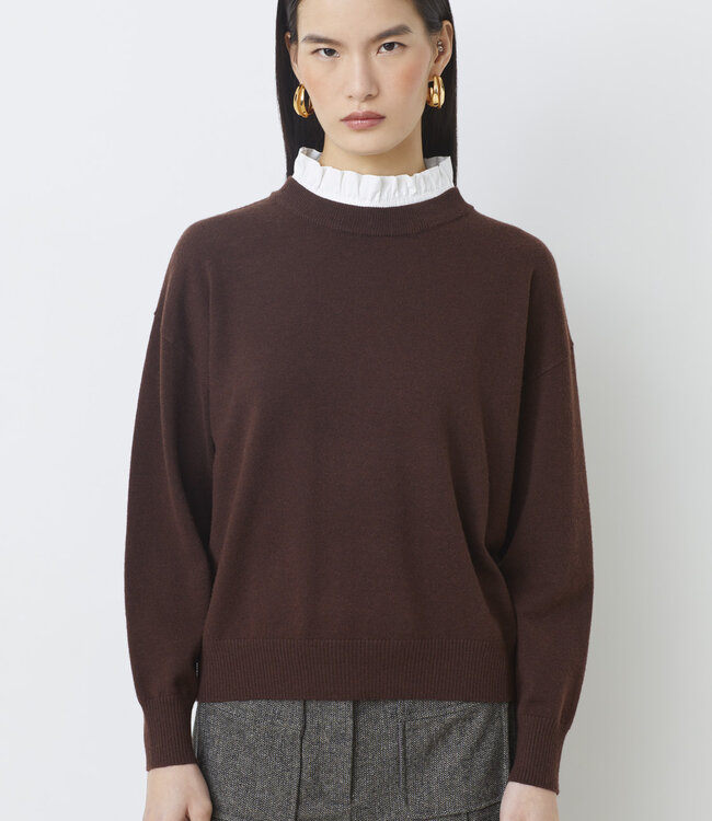 Suncoo Brown Sweater w/White Collar
