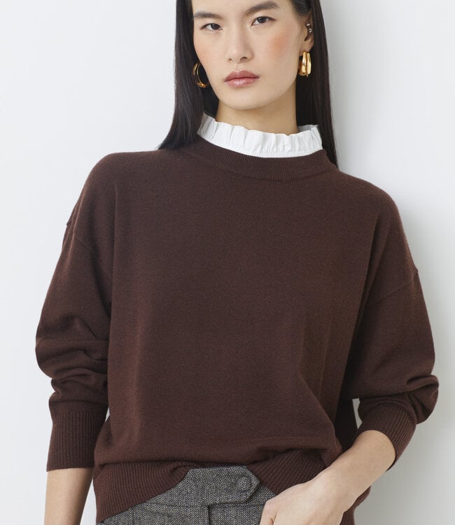 Suncoo Brown Sweater w/White Collar