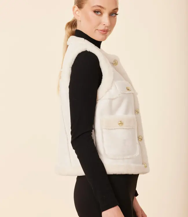 Dolce Cabo Cream Faux Shearling Vest w/Pockets